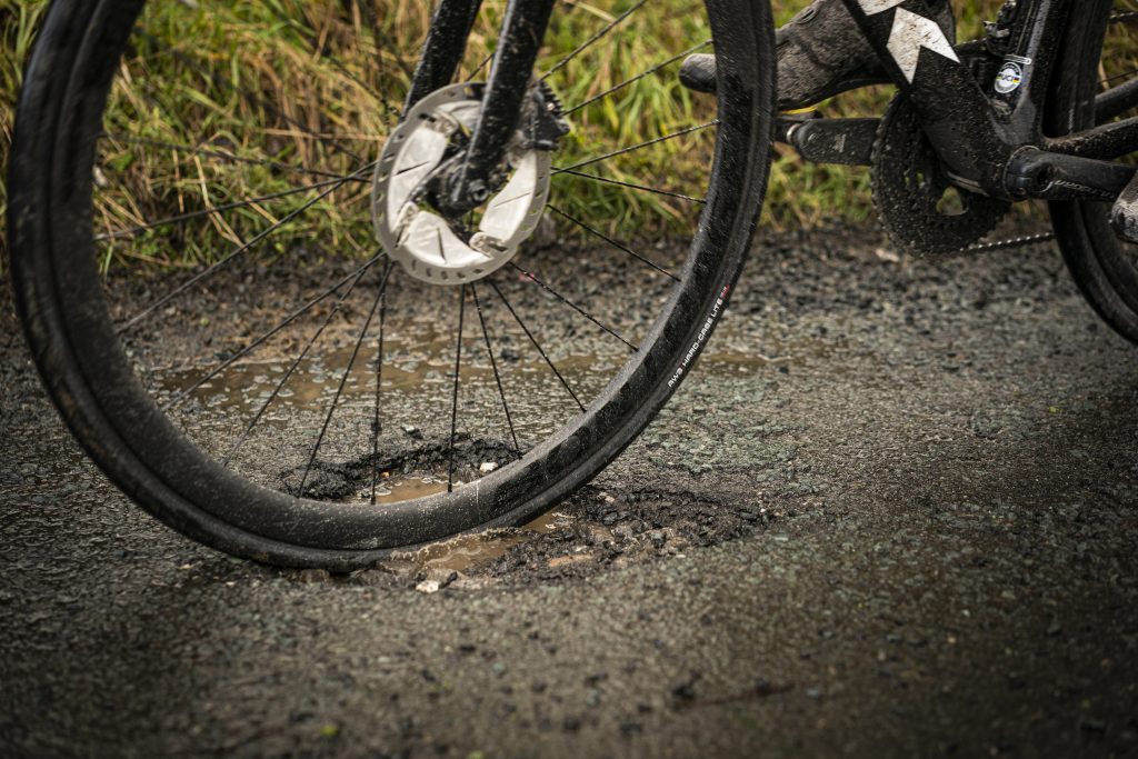 Wet conditions tyre pressure